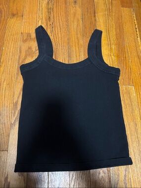 Aritzia TNA homestretch tank